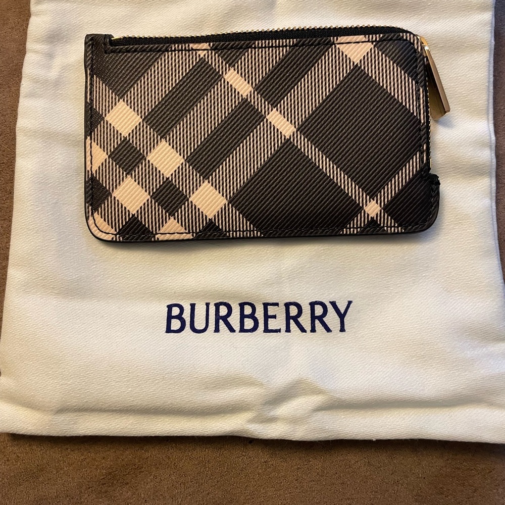 NWT Burberry check zip card case - Picture 4 of 4